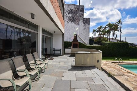 Casa à venda com 316m², 5 quartos e 4 vagasÁrea Externa