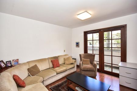 Casa à venda com 316m², 5 quartos e 4 vagasQuarto 3