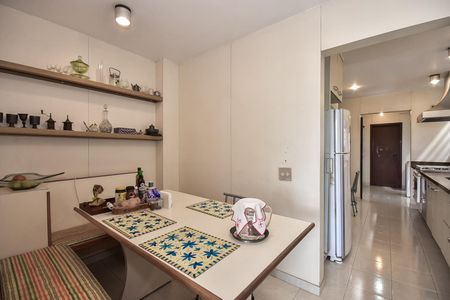 Casa à venda com 316m², 5 quartos e 4 vagasCopa