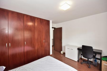 Casa à venda com 316m², 5 quartos e 4 vagasQuarto 1