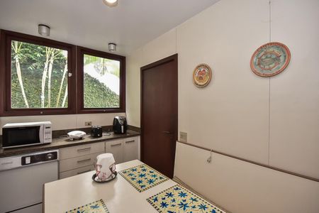 Casa à venda com 316m², 5 quartos e 4 vagasCopa