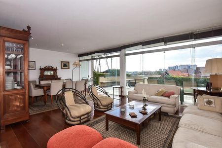 Casa à venda com 316m², 5 quartos e 4 vagasSala