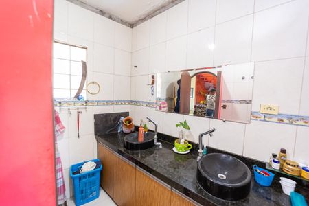 Casa à venda com 270m², 5 quartos e 3 vagasBanheiro 1