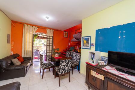 Casa à venda com 270m², 5 quartos e 3 vagasSala