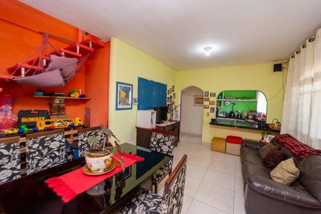 Casa à venda com 270m², 5 quartos e 3 vagasSala