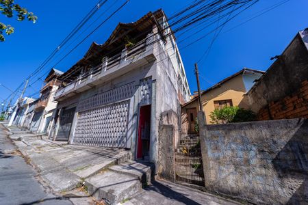 Casa à venda com 270m², 5 quartos e 3 vagasFachada