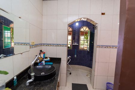 Casa à venda com 270m², 5 quartos e 3 vagasBanheiro 1