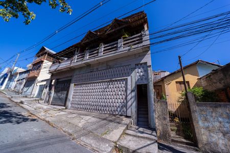 Casa à venda com 270m², 5 quartos e 3 vagasFachada
