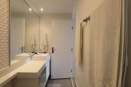 Apartamento para alugar com 70m², 2 quartos e 1 vaga Apartamento para alugar com 70m², 2 quartos e 1 vagaBanheiro Social