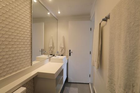 Apartamento para alugar com 70m², 2 quartos e 1 vaga Apartamento para alugar com 70m², 2 quartos e 1 vagaBanheiro Social