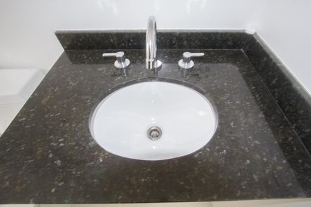 Apartamento à venda com 81m², 3 quartos e 1 vaga Apartamento à venda com 81m², 3 quartos e 1 vagaBanheiro