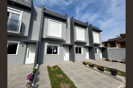 Casa à venda com 67m², 2 quartos e 1 vagaFachada