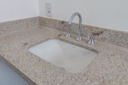 Apartamento à venda com 100m², 2 quartos e 2 vagasBanheiro da Suíte 2