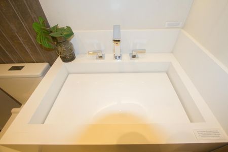 Apartamento à venda com 81m², 2 quartos e 1 vaga Apartamento à venda com 81m², 2 quartos e 1 vagaBanheiro Social