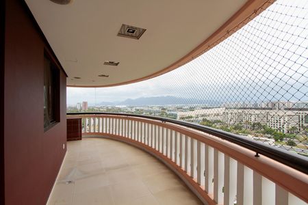 Apartamento à venda com 145m², 3 quartos e 2 vagasVaranda