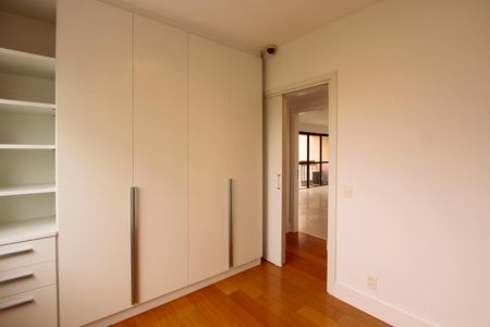 Apartamento à venda com 145m², 3 quartos e 2 vagasQuarto 2