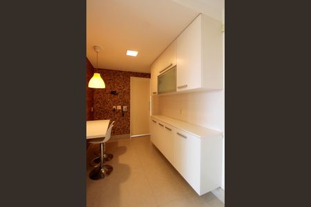 Apartamento à venda com 145m², 3 quartos e 2 vagasCozinha