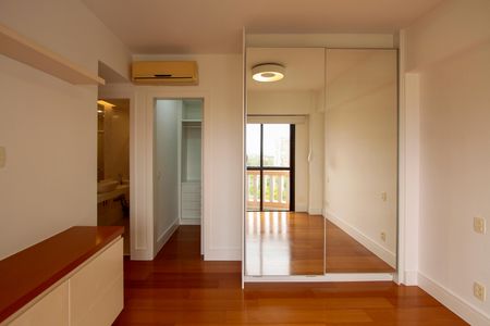 Apartamento à venda com 145m², 3 quartos e 2 vagasSuíte