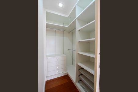 Apartamento à venda com 145m², 3 quartos e 2 vagasCloset da Suíte