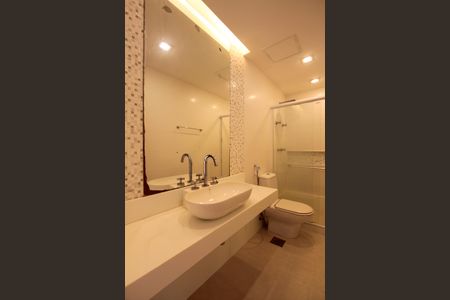 Apartamento à venda com 145m², 3 quartos e 2 vagasBanheiro da Suíte