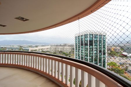 Apartamento à venda com 145m², 3 quartos e 2 vagasVaranda