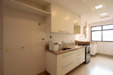 Apartamento à venda com 145m², 3 quartos e 2 vagasCozinha