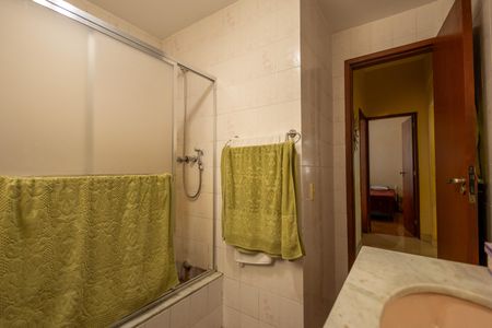 Apartamento à venda com 96m², 3 quartos e 1 vaga Apartamento à venda com 96m², 3 quartos e 1 vagaBanheiro 2