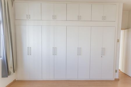 Apartamento para alugar com 250m², 4 quartos e 1 vaga Apartamento para alugar com 250m², 4 quartos e 1 vagaSuíte 1