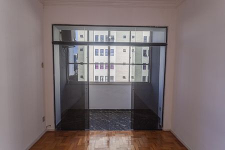 Apartamento para alugar com 250m², 4 quartos e 1 vaga Apartamento para alugar com 250m², 4 quartos e 1 vagaVaranda da Sala