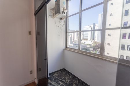 Apartamento para alugar com 250m², 4 quartos e 1 vaga Apartamento para alugar com 250m², 4 quartos e 1 vagaVaranda da Sala