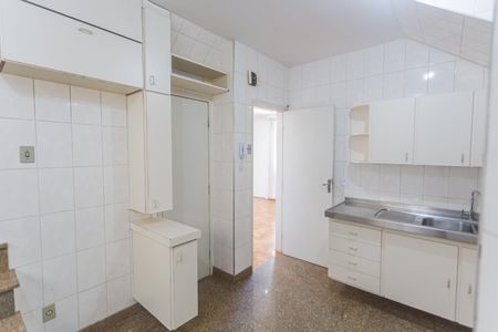 Apartamento para alugar com 250m², 4 quartos e 1 vaga Apartamento para alugar com 250m², 4 quartos e 1 vagaCozinha