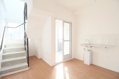 Sala/Cozinha de apartamento à venda com 2 quartos, 83m² em Jardim Monte Kemel, São Paulo