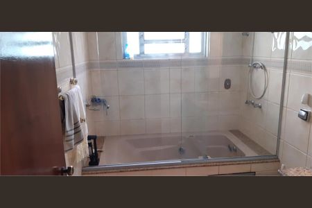 Casa à venda com 256m², 3 quartos e 10 vagas