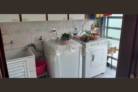Casa à venda com 256m², 3 quartos e 10 vagas