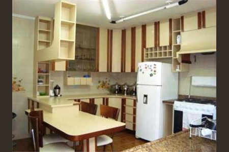 Casa à venda com 628m², 4 quartos e 5 vagas