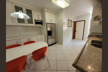 Apartamento à venda com 140m², 3 quartos e 2 vagas