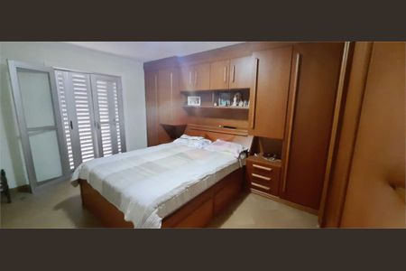 Casa à venda com 4 quartos, 220m² em Vila Lucia, São Paulo