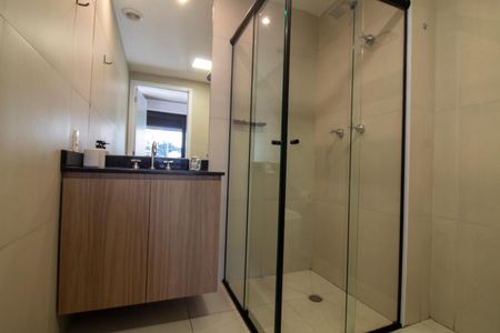 Banheiro de kitnet/studio para alugar com 1 quarto, 31m² em Jardim das Acacias, São Paulo