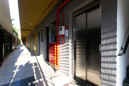 Apartamento à venda com 40m², 2 quartos e sem vagaÁrea comum - Elevador