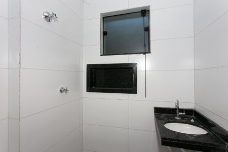 Apartamento à venda com 40m², 2 quartos e sem vaga Apartamento à venda com 40m², 2 quartos e sem vagaBanheiro