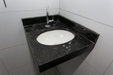 Apartamento à venda com 40m², 2 quartos e sem vaga Apartamento à venda com 40m², 2 quartos e sem vagaBanheiro