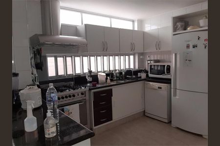 Casa à venda com 340m², 4 quartos e 5 vagas