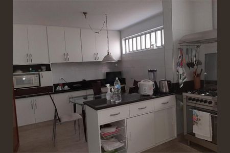 Casa à venda com 340m², 4 quartos e 5 vagas