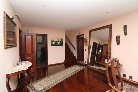 Casa à venda com 356m², 5 quartos e 3 vagasSala 1