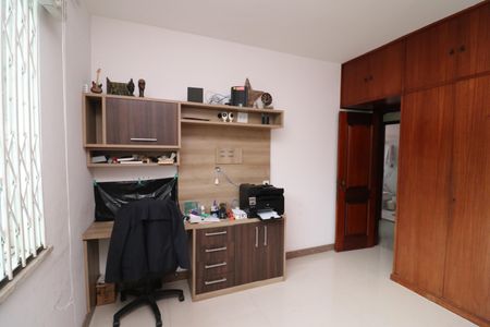 Casa à venda com 356m², 5 quartos e 3 vagasQuarto 1