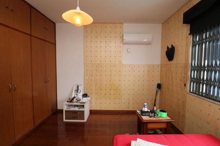 Casa à venda com 356m², 5 quartos e 3 vagasSuíte 3