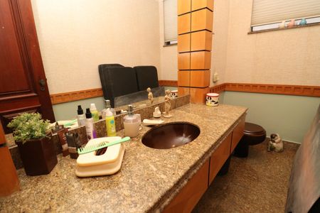 Casa à venda com 356m², 5 quartos e 3 vagasLavabo da Sala 2