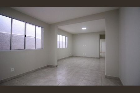 Sala de casa para alugar com 3 quartos, 180m² em Cidade São Mateus, São Paulo