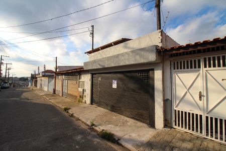 Casa para alugar com 180m², 3 quartos e 2 vagasFachada