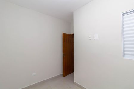 Quarto 1 de apartamento para alugar com 2 quartos, 40m² em Itaquera, São Paulo